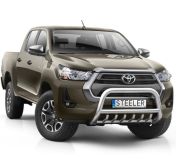 Eu-valoteline hampailla Toyota Hilux 2021-